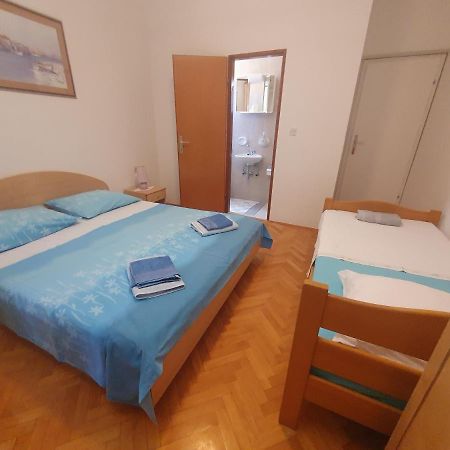 אומיס Apartments Karlo מראה חיצוני תמונה