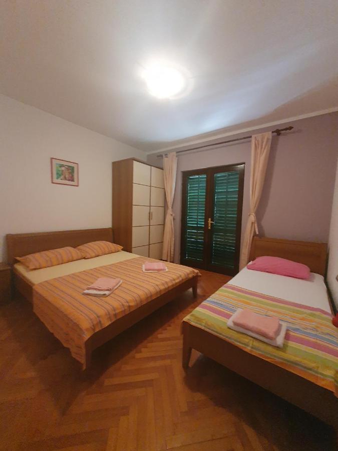 אומיס Apartments Karlo מראה חיצוני תמונה