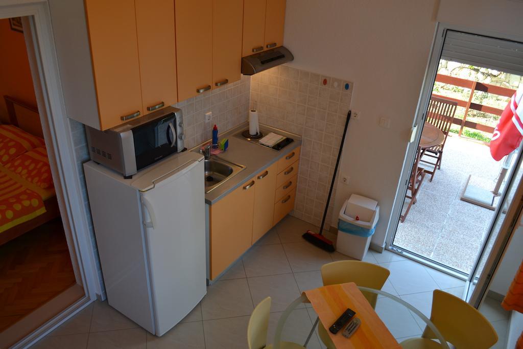 אומיס Apartments Karlo מראה חיצוני תמונה