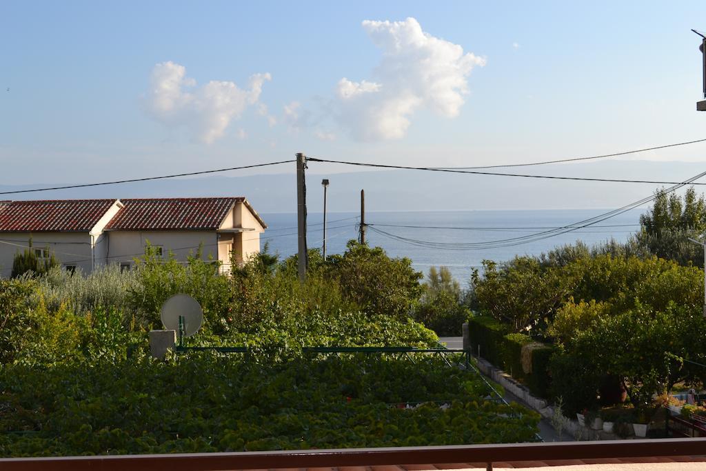 אומיס Apartments Karlo מראה חיצוני תמונה