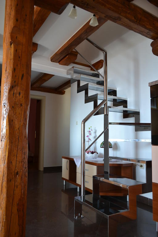 אומיס Apartments Karlo מראה חיצוני תמונה