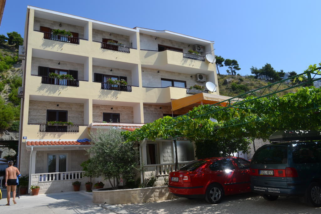 אומיס Apartments Karlo מראה חיצוני תמונה